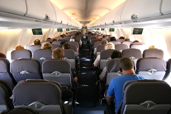 kabin-penumpang-pesawat-terbang